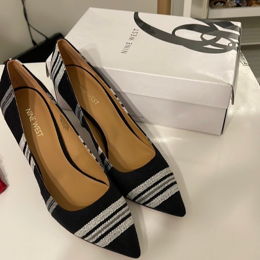 NIB Nine West Black/White Striped Heels Sz 9M